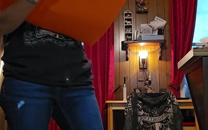 Raven Willow: Do Not Bother Me in the Office