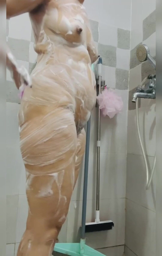 Sexy Indian Women, Shower Striptease (Venus Hottrap)