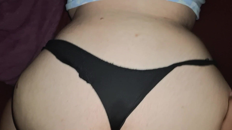 Vecinaculona: Bermalam dengan jiran saya