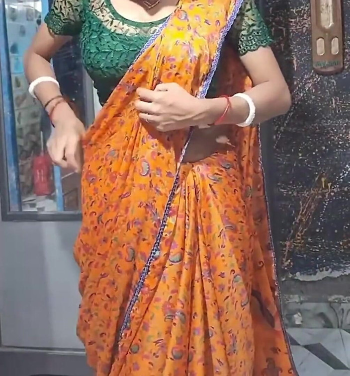 Neha Gupta: Ciasna cipka Desi Bhabhi w Sari Fucked Ciężko przez Devara...