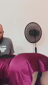 Una sorellastra molto ricca scopa molto bene.