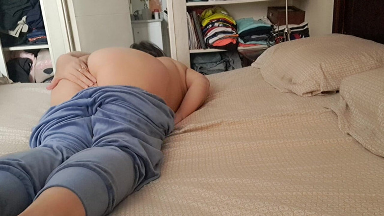 Mommy big hairy pussy: MiLF scopa il cuscino bbw