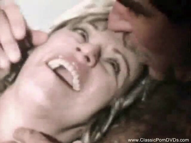 Classic Porn DVDs: Milfka hladová po ptákovi v sexy prádle je ošukaná