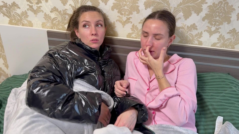 Hottie goddess: Разрушенный винил: сопли, слюна и грязное развлечение