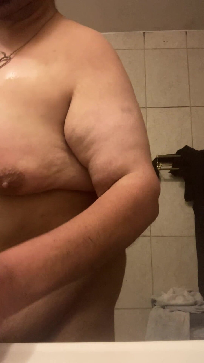 Chubbytits16: Potřebuji, aby si někdo hrál s kým dobrovolníci