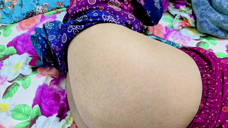 Faryal: Indian Bhabi Ki Chut Men Fingering Ki