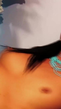 La rencontre intime de Lolly Badcock captive dans une scène passionnée dans sa chambre