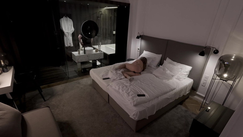 DedeDeville: Geile Wunderschöne Junge Frau Fickt Ihren Stiefvater Nach Der Rückkehr...