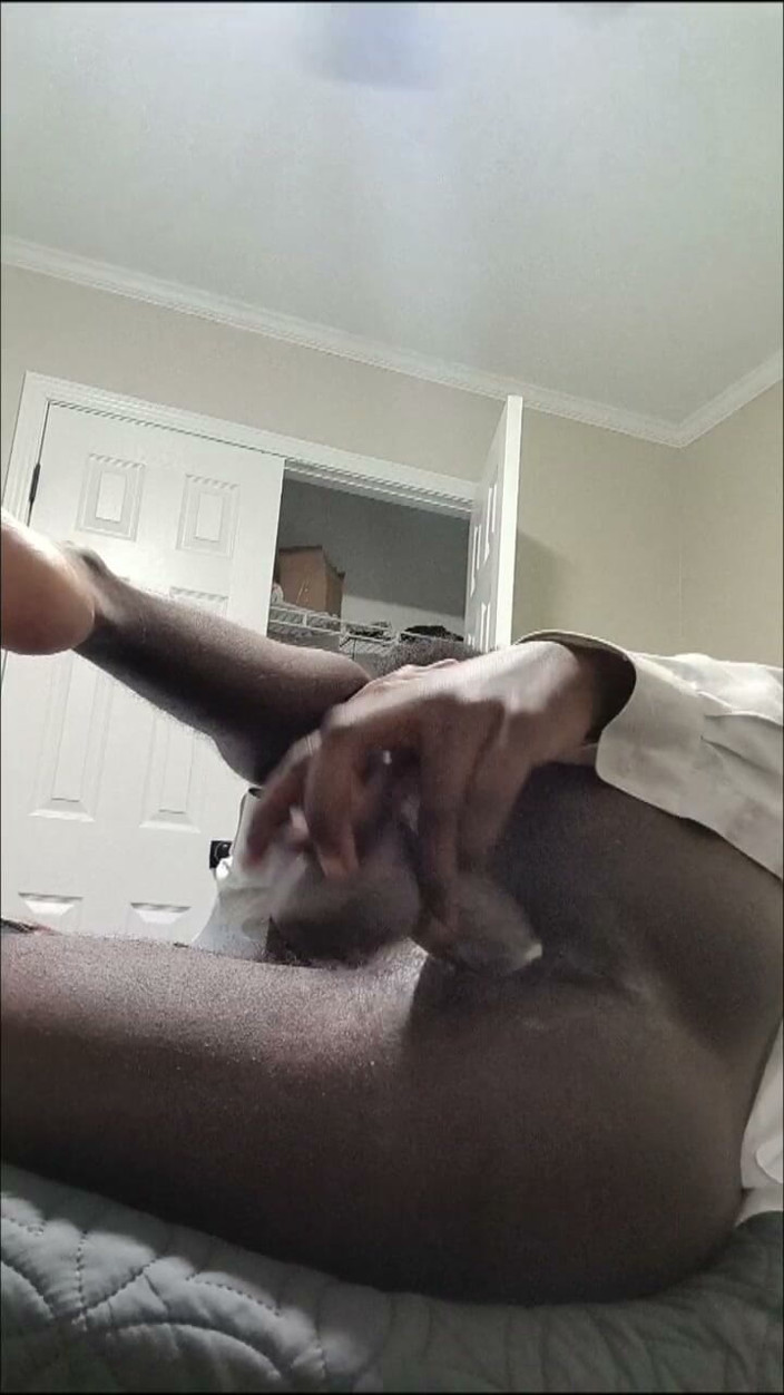 DaBlackFemboy: Dildo kote hitam besar mendalam mengusap dalam pepek femboy berkrim