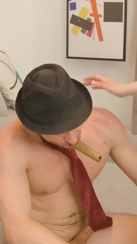 상사에게 구멍을 모두 뚫는 비서