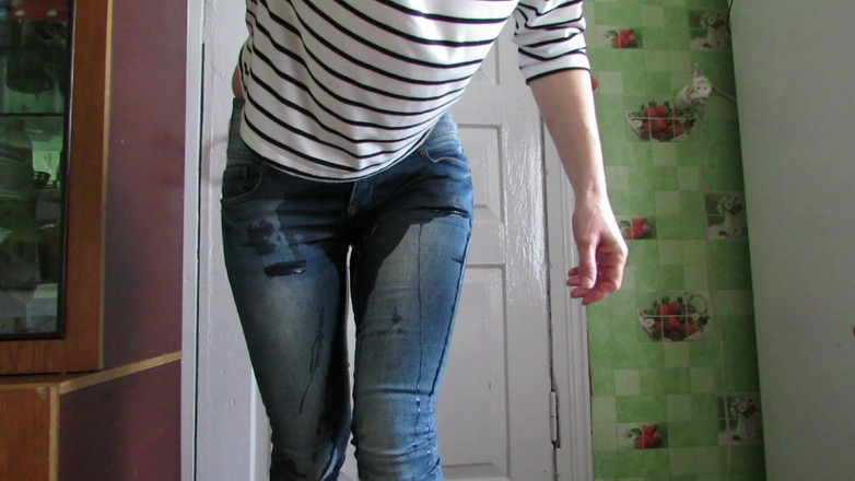 SexyAnka: これはあなたにです。脚から舐め取って。