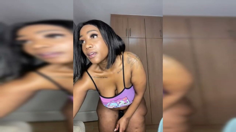 Legendary Booty Overdose: Толстушка исполняет стриптиз и поклоняется заднице