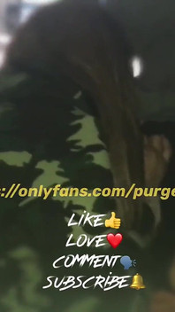 Iubitul ei încornorat o urmărește cum îmi suge pula și s-a înnebunit