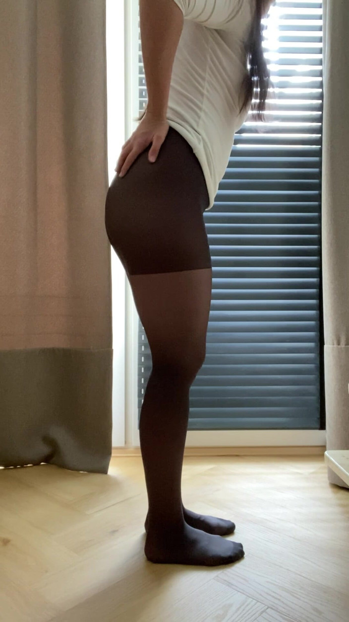 Nicole tights: हाथ और चड्डी