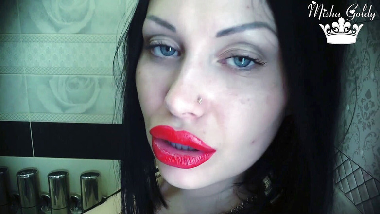 Goddess Misha Goldy: 당신은 영원히 내 아름다운 몸의 일부가 될 것입니다! 페티쉬 먹기!