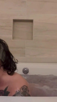 Tattooed PAWG Plays in the Tub and Vapes