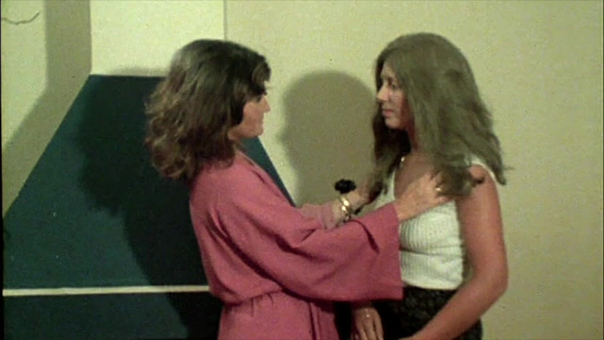 80s: Moana Pozzi in Her First Film Plays with a Cock and Cooking Cream (Inhonorof porn)
