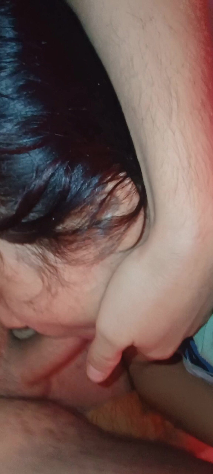 Ionut899: सौतेले पिताजी मेरे लंड को केवल गले में चोदना चाहते हैं