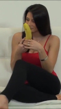 Sofia Cucci chce být naplácána a ošukána jako děvka