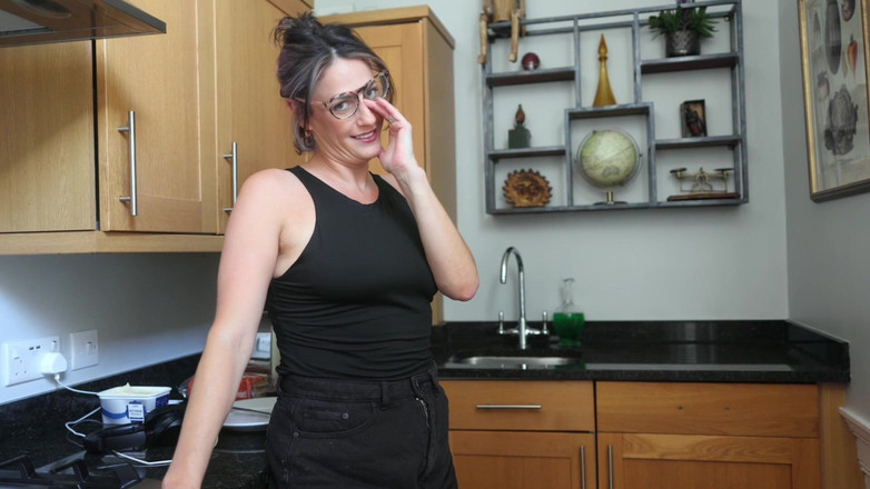 Countess diamond: Ketiak berpeluh rakan sebilik Domme awak