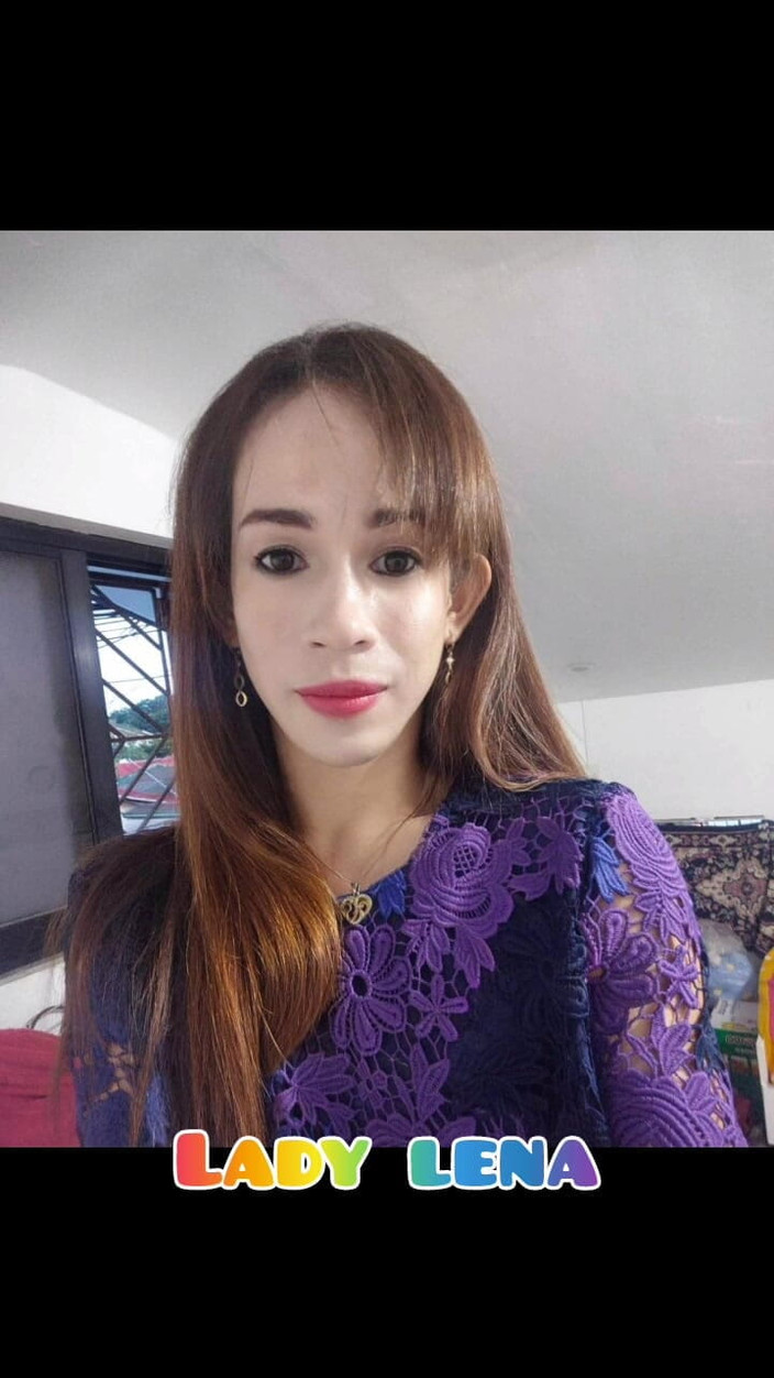 Ladyboy Karl: Porra na minha boca