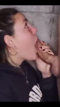 Crot sperma banyak banget di mulut