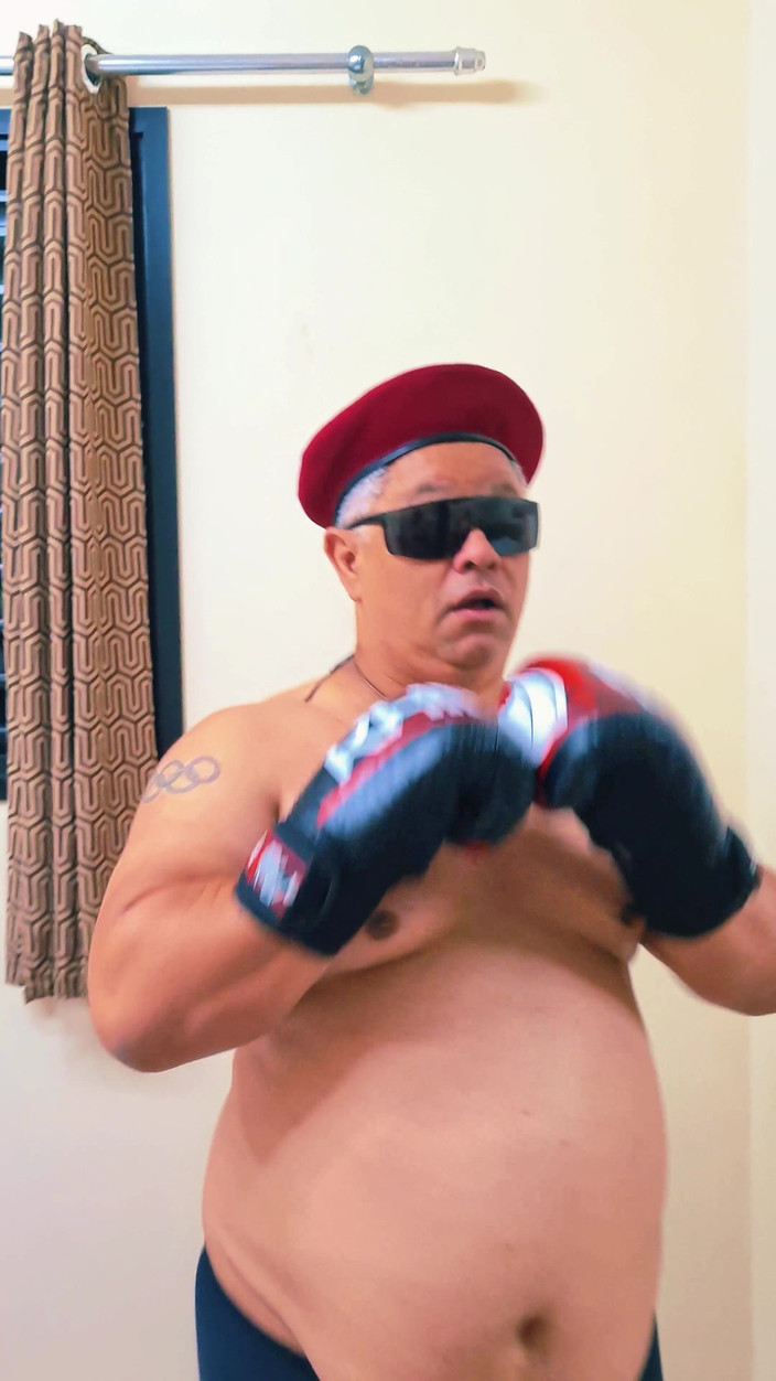 Punchbagplz: (視点)キャプテン・ドミネーター Vs ユー(ロールプレイアクション)