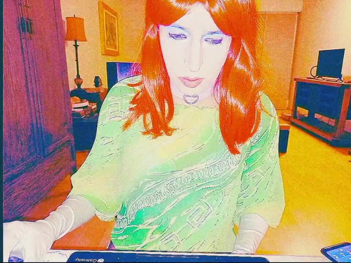 Tammy sissy slave: Tammysissy onanerar och leker med sitt kiss
