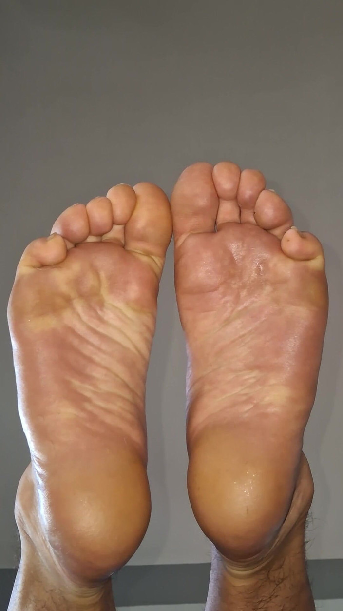 Midsouth Foot Fetish: 私の足の裏をあなたの顔とチンポに当ててどれくらい続きますか