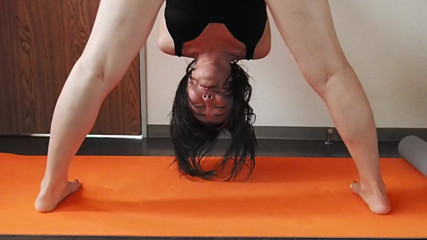 Mayumi Kanzaki: Yoga in Underwear