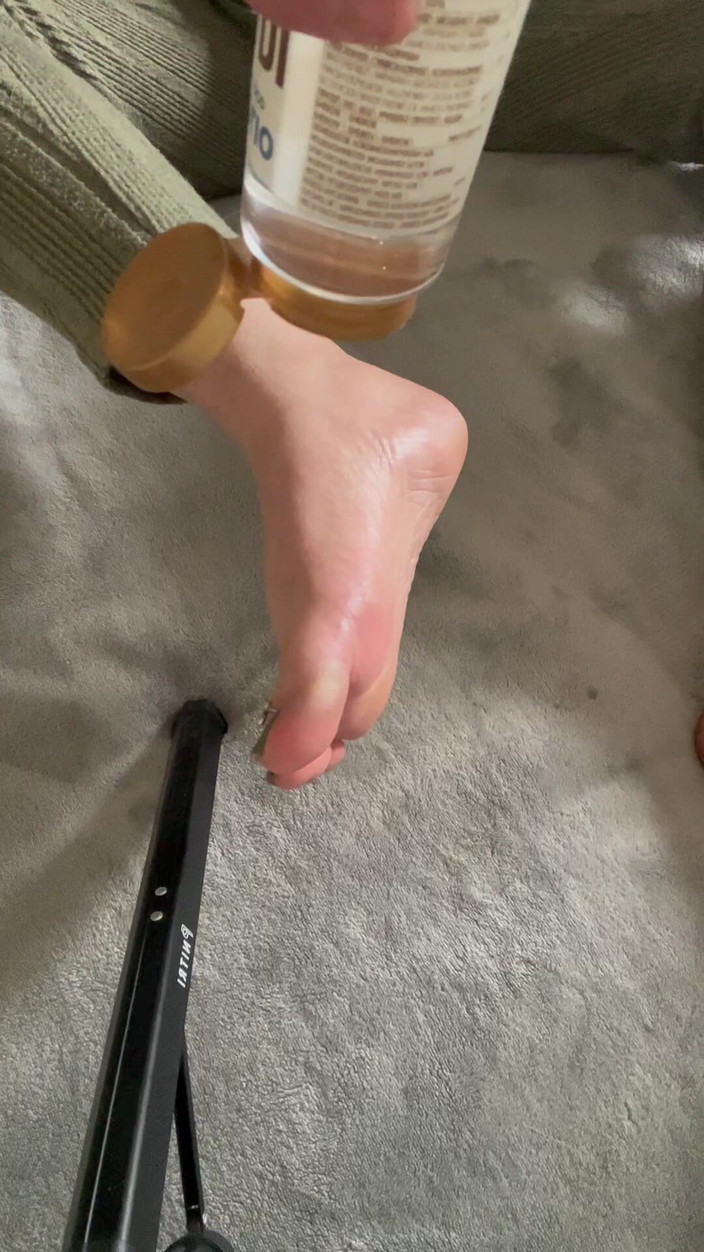 Maitresse Clara: 아름다운 발 앞에서 순수한 행복을 누리는 8분