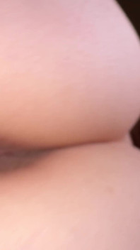 Moskow 18 Y.o. Teen Blond Pees no Camer pela primeira vez e fodida