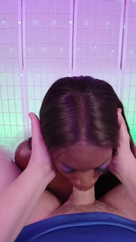 La bollente ebano ana foxx ingoia un grosso cazzo bianco