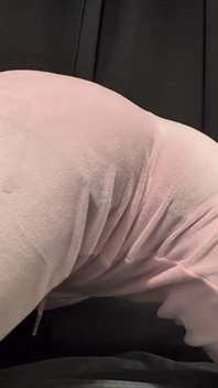 Velour Tracksuit Tease! वॉल्यूम 4