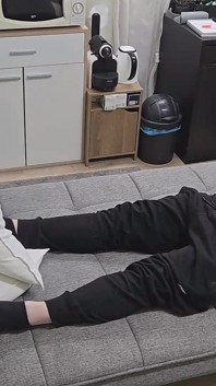 체육관 남자 체육관의 욕실에서 그에게 오럴을주고 더 많은 - 3 번째 방문을 위해 내 장소에 온다 -