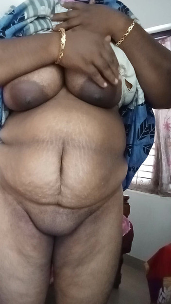 Bedroom: Video persembahan tubuh