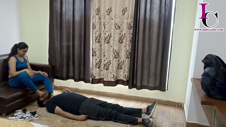 Indian mistress femdom studio: Entrenador pisoteó la reina Shivani hd