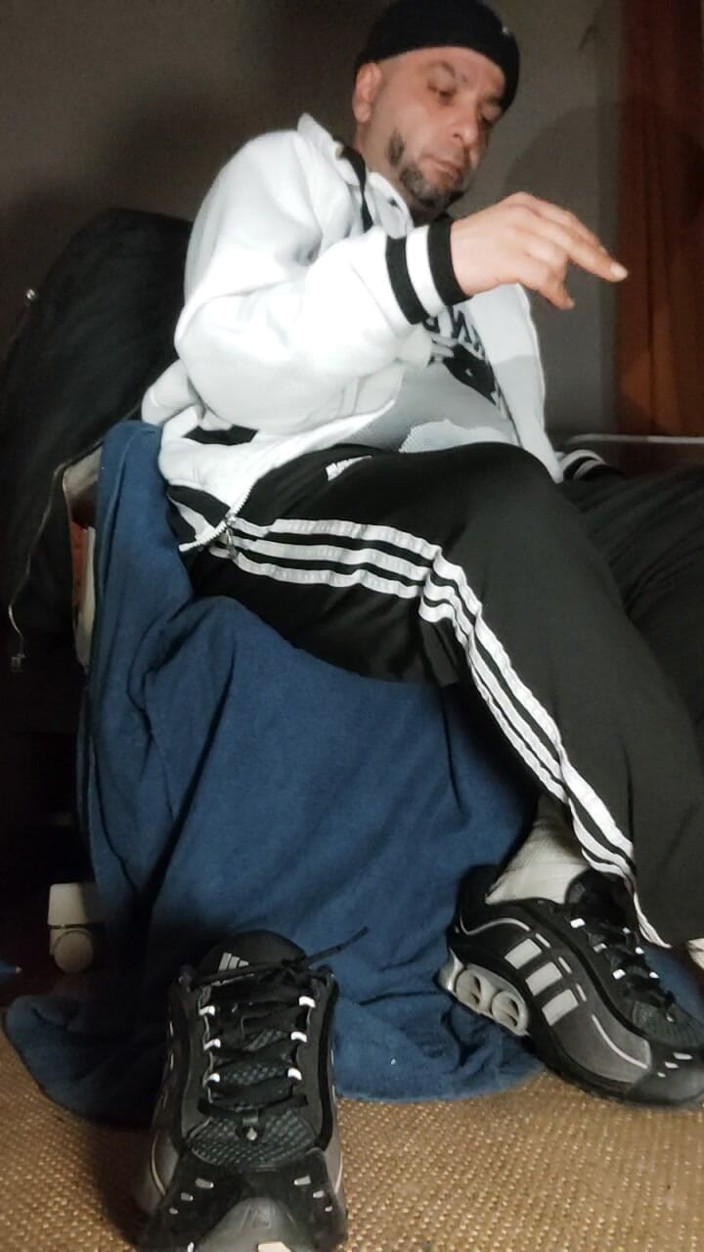 SmokedAlloy2: Dj-bro-ul din Dregsau își face pipi în pantaloni.