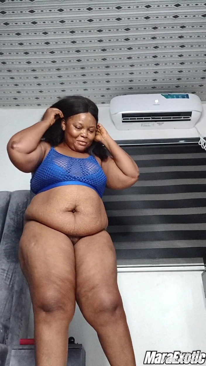 Mara Exotic: मोटी पेट वाली किस्म खड़े होकर चरमसुख हस्तमैथुन