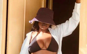 Blackugxx: Sexy ébano babe