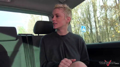 Melone Challenge: Sexy závislá kočka dostane nejlepší šukání svého života v dodávce