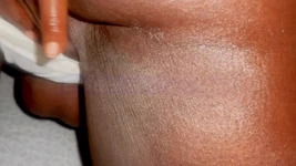 Africa Squirter dengan pantat gemuk