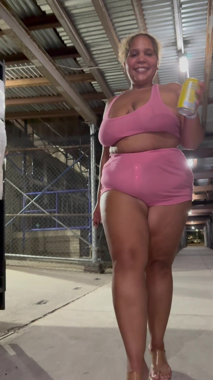 PutiLing: Škádlení nohou - Uctívání velkého zadku - Latina BBW Puerto Rican Big...