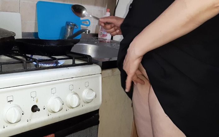 Lesbian-candys: 내 주부 요리와 자위 촬영 - 레즈 캔디