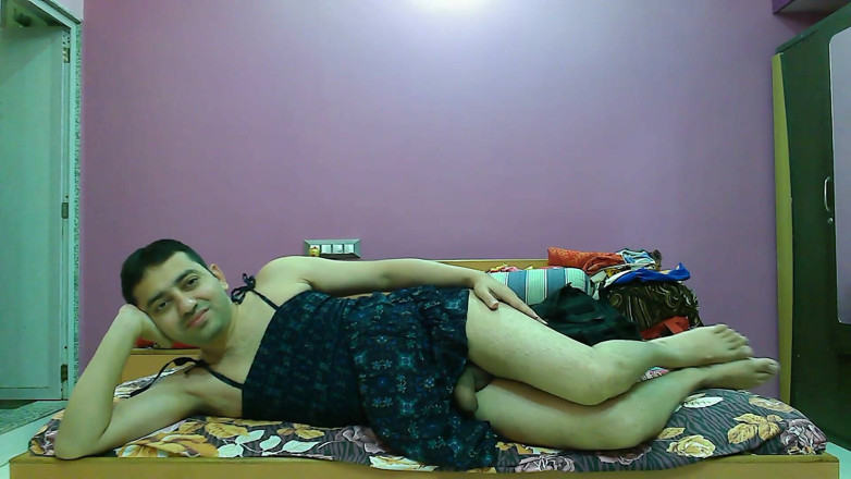 Cute & Nude Crossdresser: Sissy crossdresser femboy sweet lollipop gợi cảm trong một chiếc...