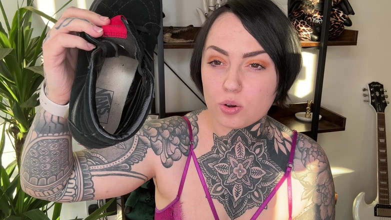 Miss Valentina: Penghinaan jiwa yang kotor