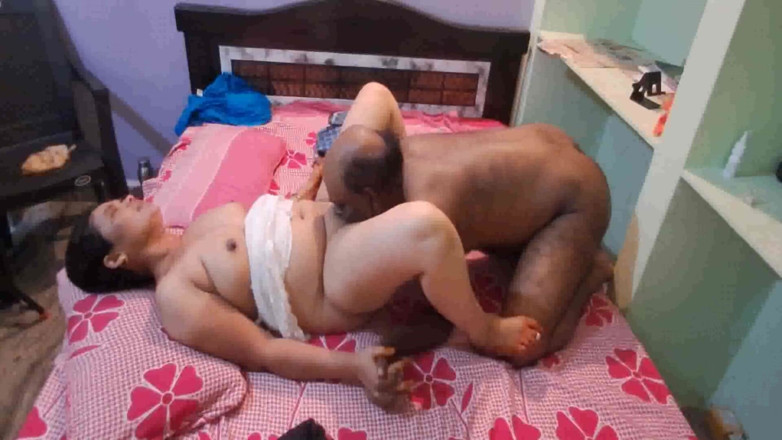 Sexy sindu: 남편과 섹스하는 아름답고 핫한 바비 첫 섹스