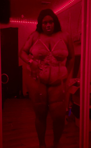 Gothic Goddess: Nunca muito cedo para um bom show de strip