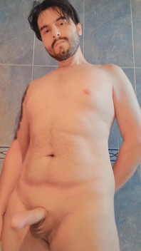 Badkamer dildo en klaarkomen