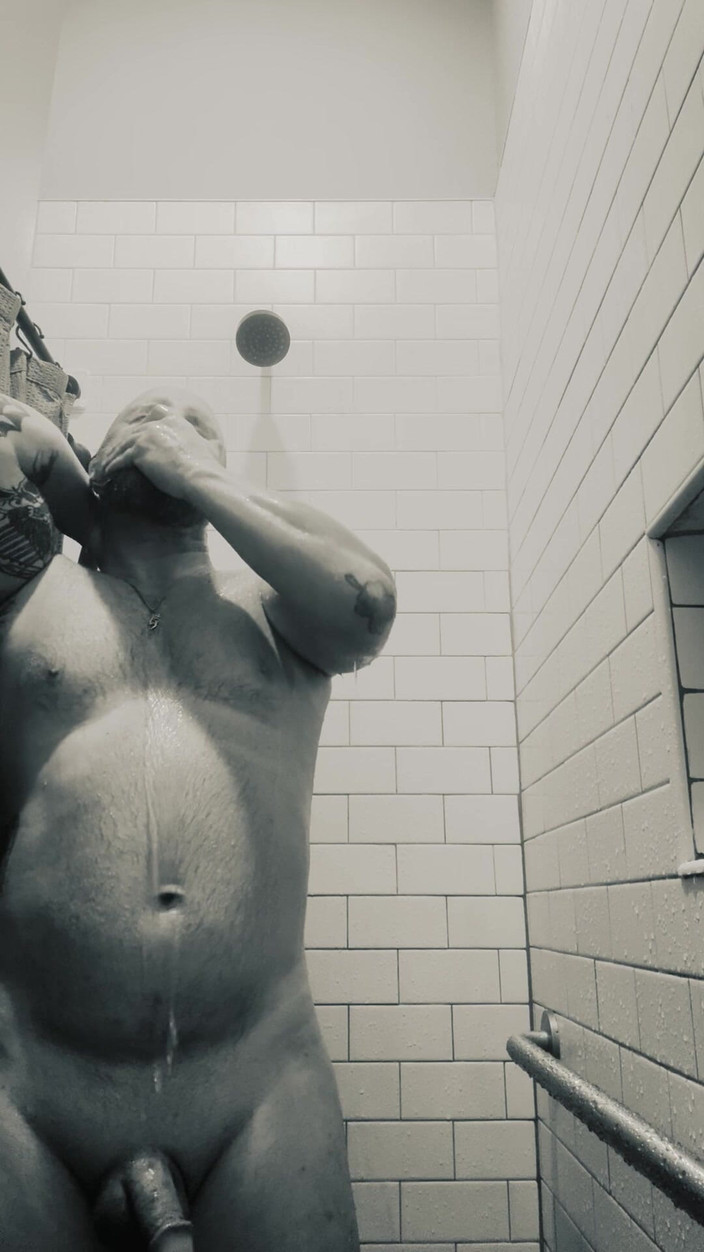 Texas_red: Shower Play